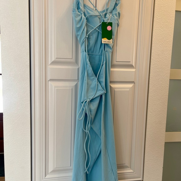 HALARA MAXI DRESS (1114). NWT. SZ M. LIGHT BLUE - Picture 2 of 3